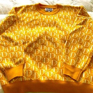 Vandy the pink logo sweater!